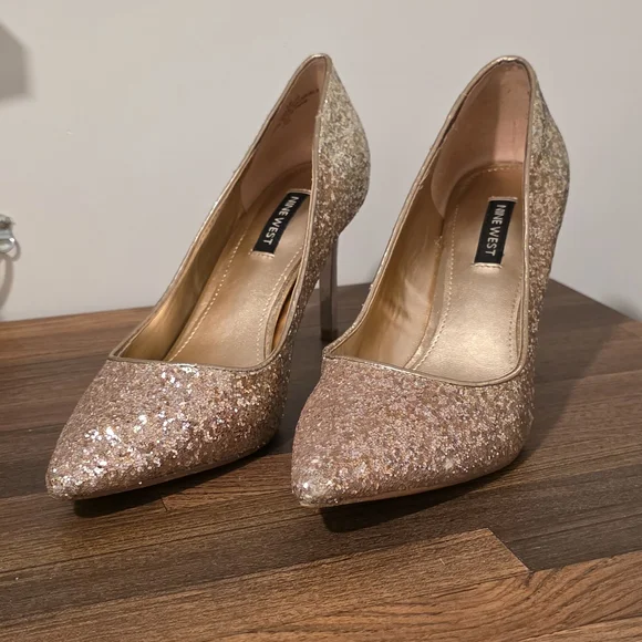 Nine West Gold Glitter Women's Heels- Used- Size 8 - Picture 2 of 7